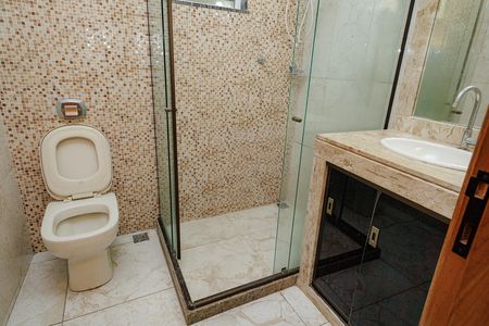 Casa à venda com 70m², 4 quartos e sem vaga Casa à venda com 70m², 4 quartos e sem vagaBanheiro