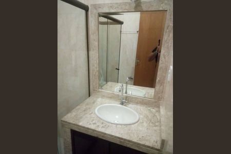 Casa à venda com 70m², 4 quartos e sem vaga