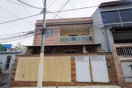 Casa à venda com 70m², 4 quartos e sem vaga Casa à venda com 70m², 4 quartos e sem vagaFachada