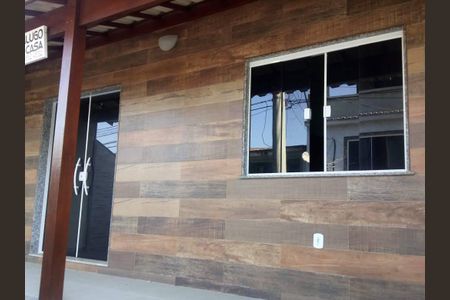 Casa à venda com 70m², 4 quartos e sem vaga