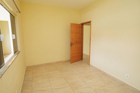 Casa à venda com 70m², 4 quartos e sem vaga Casa à venda com 70m², 4 quartos e sem vagaQuarto 1