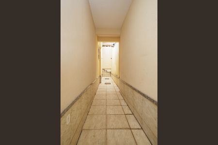 Casa à venda com 70m², 4 quartos e sem vaga Casa à venda com 70m², 4 quartos e sem vagaCorredor de entrada
