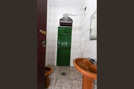 Casa à venda com 250m², 2 quartos e 10 vagas Casa à venda com 250m², 2 quartos e 10 vagaslavabo