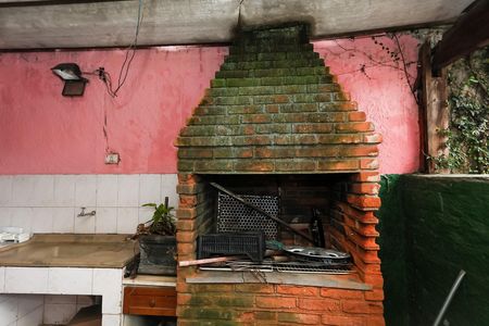 Casa à venda com 250m², 2 quartos e 10 vagas Casa à venda com 250m², 2 quartos e 10 vagasÁrea comum - Churrasqueira