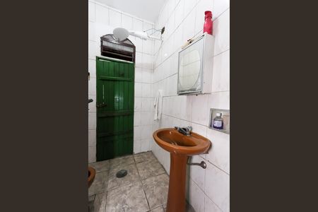 lavabo de casa à venda com 2 quartos, 250m² em Jardim Piracuama, São Paulo