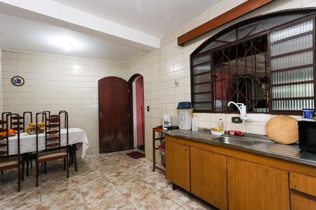 Casa à venda com 250m², 2 quartos e 10 vagas Casa à venda com 250m², 2 quartos e 10 vagascozinha