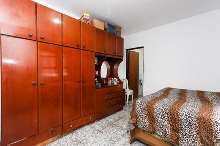 Casa à venda com 250m², 2 quartos e 10 vagas Casa à venda com 250m², 2 quartos e 10 vagassuíte