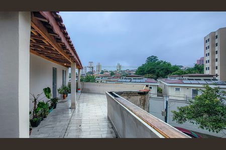 Casa para alugar com 200m², 4 quartos e 4 vagas Casa para alugar com 200m², 4 quartos e 4 vagasQuintal