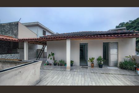 Casa para alugar com 200m², 4 quartos e 4 vagas Casa para alugar com 200m², 4 quartos e 4 vagasQuintal