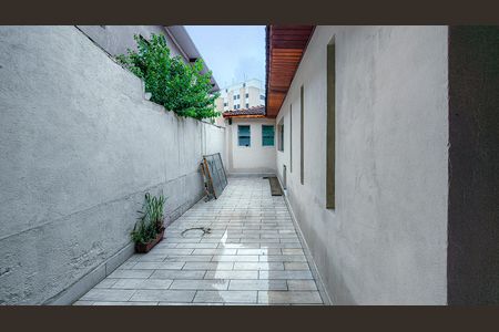 Casa para alugar com 200m², 4 quartos e 4 vagas Casa para alugar com 200m², 4 quartos e 4 vagasCorredor