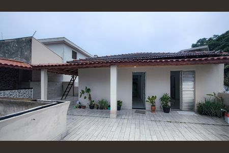 Casa para alugar com 200m², 4 quartos e 4 vagas Casa para alugar com 200m², 4 quartos e 4 vagasQuintal
