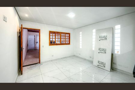Sala de casa para alugar com 4 quartos, 200m² em Jardim Prudência, São Paulo