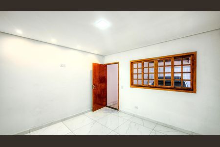 Casa para alugar com 200m², 4 quartos e 4 vagas Casa para alugar com 200m², 4 quartos e 4 vagasSala