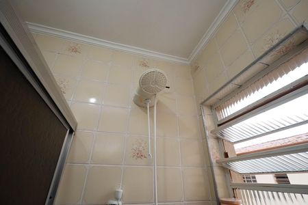 Banheiro  de apartamento à venda com 2 quartos, 46m² em Jardim Martins Silva, São Paulo