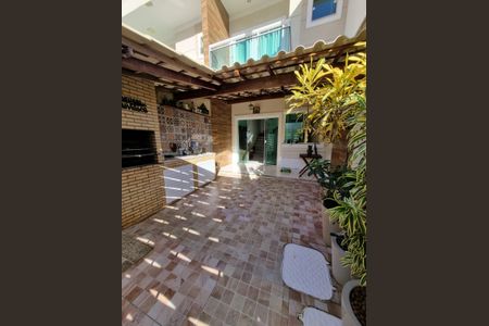 Casa à venda com 130m², 3 quartos e 2 vagasÁrea externa