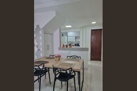 Casa à venda com 130m², 3 quartos e 2 vagasBanheiro