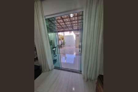 Casa à venda com 130m², 3 quartos e 2 vagasQuarto