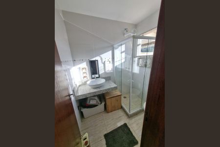 Casa à venda com 130m², 3 quartos e 2 vagasBanheiro