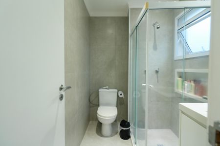 Apartamento à venda com 113m², 2 quartos e 2 vagas Apartamento à venda com 113m², 2 quartos e 2 vagasBanheiro da Suíte 1