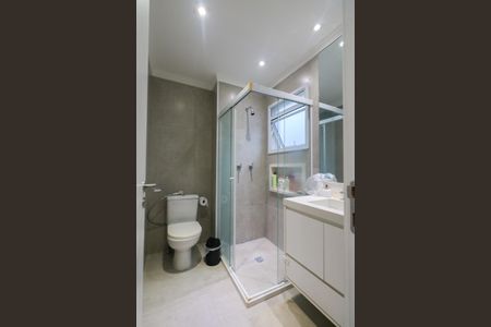 Apartamento à venda com 113m², 2 quartos e 2 vagas Apartamento à venda com 113m², 2 quartos e 2 vagasBanheiro da Suíte 1
