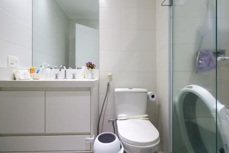 Apartamento à venda com 113m², 2 quartos e 2 vagas Apartamento à venda com 113m², 2 quartos e 2 vagasBanheiro da Suíte 2