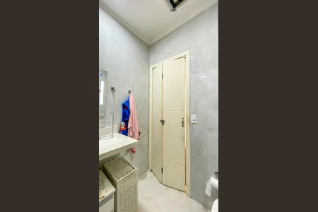 Casa de condomínio à venda com 120m², 3 quartos e 2 vagas Casa de condomínio à venda com 120m², 3 quartos e 2 vagasBanheiro Social