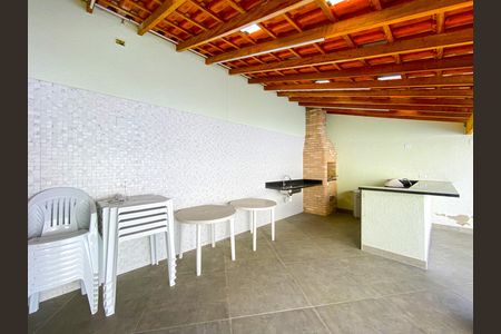 Casa de condomínio à venda com 120m², 3 quartos e 2 vagas Casa de condomínio à venda com 120m², 3 quartos e 2 vagasÁrea comum - Churrasqueira