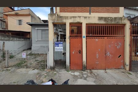 Casa para alugar com 40m², 1 quarto e sem vaga Casa para alugar com 40m², 1 quarto e sem vagaFachada + placa