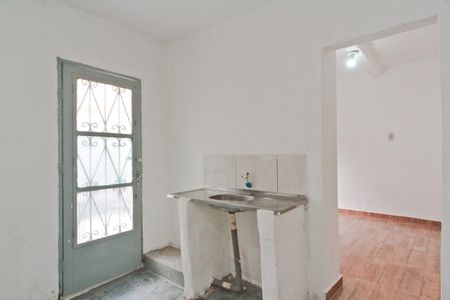 Casa para alugar com 40m², 1 quarto e sem vaga