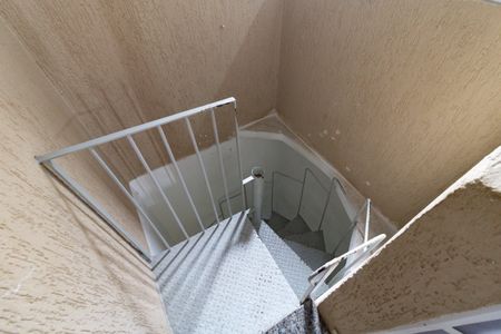 Casa para alugar com 70m², 3 quartos e sem vaga Casa para alugar com 70m², 3 quartos e sem vagaEscada