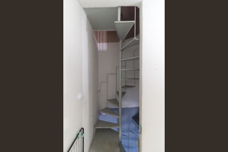 Casa para alugar com 70m², 3 quartos e sem vaga Casa para alugar com 70m², 3 quartos e sem vagaEscada