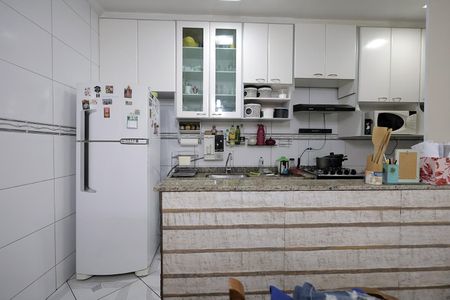 Apartamento para alugar com 69m², 2 quartos e 2 vagas Apartamento para alugar com 69m², 2 quartos e 2 vagasCozinha