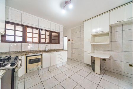 Casa para alugar com 265m², 4 quartos e 3 vagas Casa para alugar com 265m², 4 quartos e 3 vagasCozinha