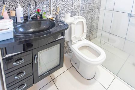 Casa para alugar com 265m², 4 quartos e 3 vagas Casa para alugar com 265m², 4 quartos e 3 vagasBanheiro casa 2