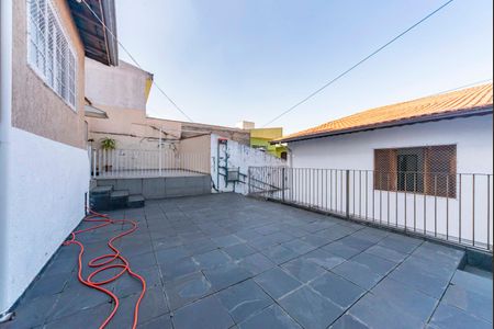 Casa para alugar com 265m², 4 quartos e 3 vagas Casa para alugar com 265m², 4 quartos e 3 vagasQuintal Fundos