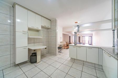Casa para alugar com 265m², 4 quartos e 3 vagas Casa para alugar com 265m², 4 quartos e 3 vagasCozinha