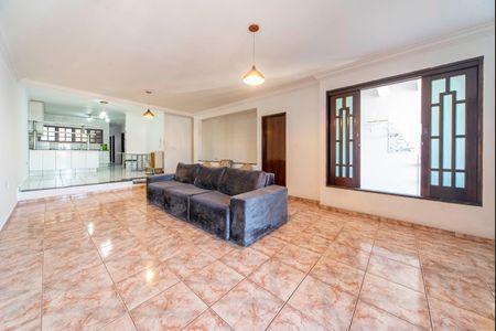Casa para alugar com 265m², 4 quartos e 3 vagas Casa para alugar com 265m², 4 quartos e 3 vagasSala