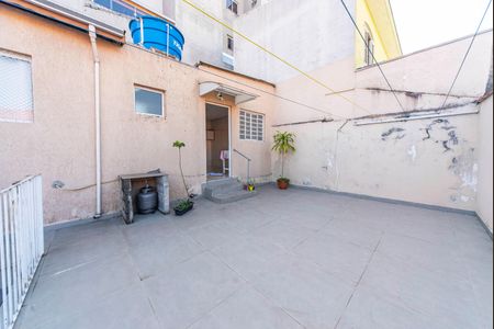 Casa para alugar com 265m², 4 quartos e 3 vagas Casa para alugar com 265m², 4 quartos e 3 vagasQuintal casa 2