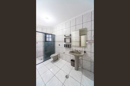 Casa para alugar com 265m², 4 quartos e 3 vagas Casa para alugar com 265m², 4 quartos e 3 vagasBanheiro do Quarto 3