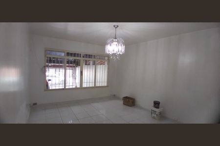 Foto 01 de casa à venda com 3 quartos, 220m² em Vila Dalva, São Paulo