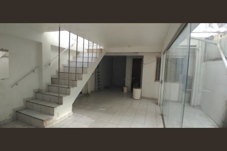Foto 20 de casa à venda com 3 quartos, 220m² em Vila Dalva, São Paulo