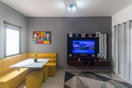 Sala de casa para alugar com 2 quartos, 72m² em Vila Sao Paulo, Mogi das Cruzes