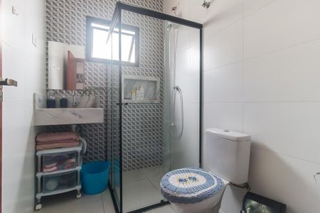 Casa para alugar com 72m², 2 quartos e 2 vagas Casa para alugar com 72m², 2 quartos e 2 vagasBanheiro