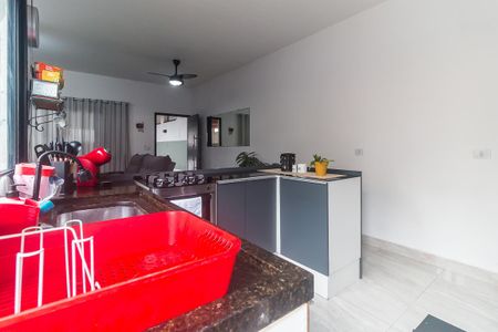 Casa para alugar com 72m², 2 quartos e 2 vagas Casa para alugar com 72m², 2 quartos e 2 vagasCozinha