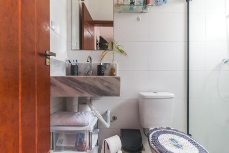 Casa para alugar com 72m², 2 quartos e 2 vagas Casa para alugar com 72m², 2 quartos e 2 vagasBanheiro da Suíte