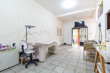 Casa para alugar com 270m², 3 quartos e 2 vagas Casa para alugar com 270m², 3 quartos e 2 vagasSalão