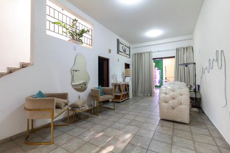 Casa para alugar com 270m², 3 quartos e 2 vagas Casa para alugar com 270m², 3 quartos e 2 vagasSalão
