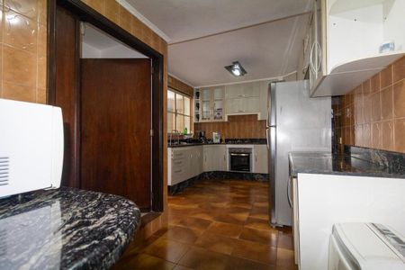Casa para alugar com 270m², 3 quartos e 2 vagas Casa para alugar com 270m², 3 quartos e 2 vagasCozinha
