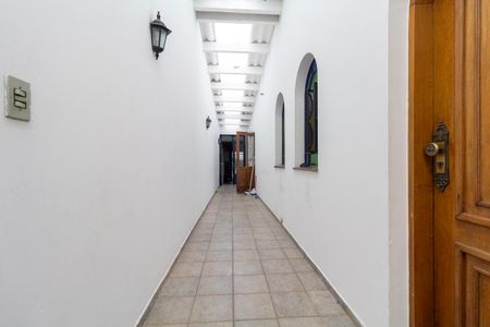 Casa para alugar com 270m², 3 quartos e 2 vagas Casa para alugar com 270m², 3 quartos e 2 vagasCorredor