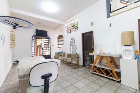 Casa para alugar com 270m², 3 quartos e 2 vagas Casa para alugar com 270m², 3 quartos e 2 vagasSalão